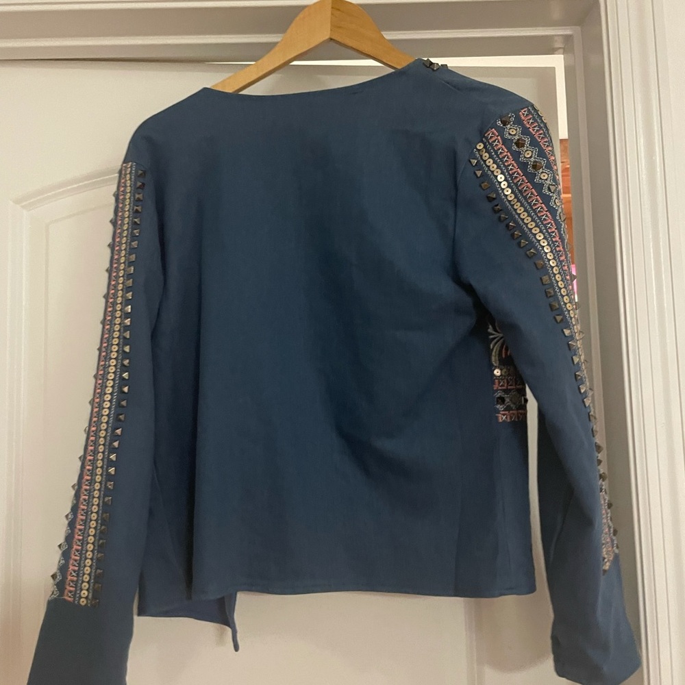 embossed denim jacket - Picture 4 of 9